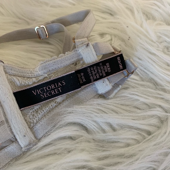 Victoria Secret Very Sexy Padded Pushup 32C - Picture 5 of 6